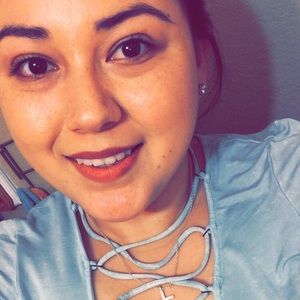 Meet your Posher, Valeria